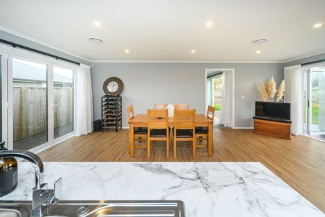 Photo of property in 2 Oldfield Lane, Marton, 4710