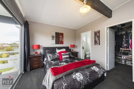 Photo of property in 12 Wikiriwhi Crescent, Awapuni, Palmerston North, 4412