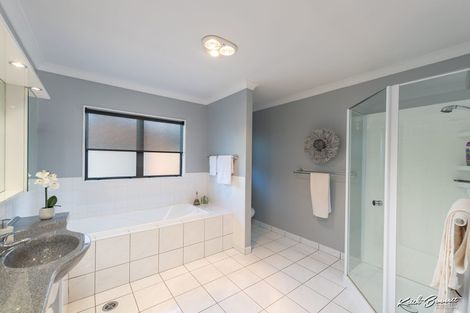 Photo of property in 21 Galveston Grove, Totara Park, Upper Hutt, 5018