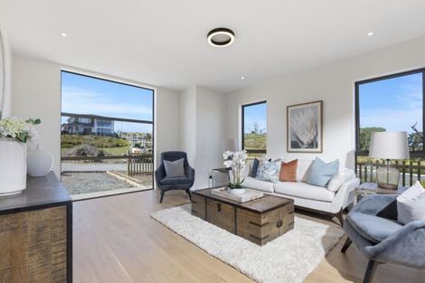Photo of property in 8 Luff Place, Long Bay, Auckland, 0630
