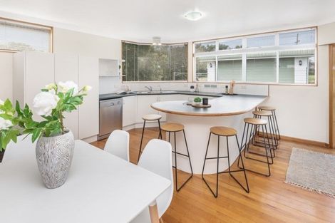 Photo of property in 62 Wellesley Road, Mangere Bridge, Auckland, 2022