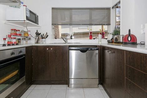 Photo of property in 9 Brashier Circle, Sunnyvale, Auckland, 0612