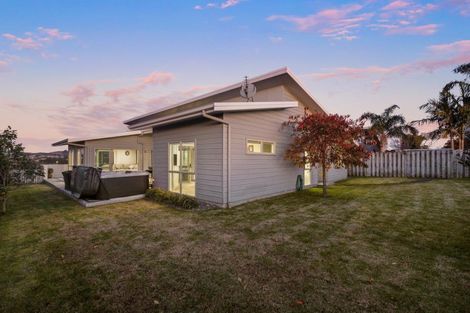 Photo of property in 14 Renner Place, Pyes Pa, Tauranga, 3112
