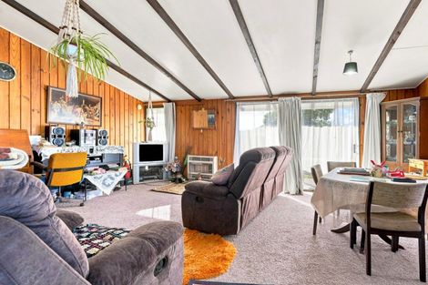 Photo of property in 33 Tongariro Street, Castlecliff, Whanganui, 4501