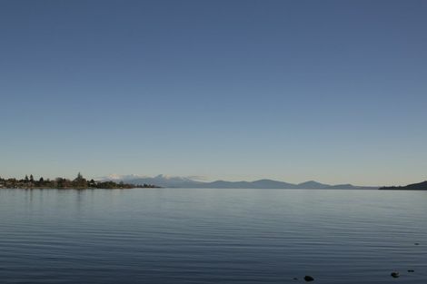 Photo of property in 1/225 Lake Terrace, Waipahihi, Taupo, 3330