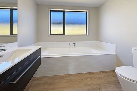 Photo of property in 28 Crossley Avenue, Woodend, 7610