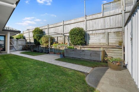 Photo of property in 60 Oteki Park Drive, Welcome Bay, Tauranga, 3112