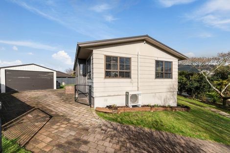 Photo of property in 8 Taurus Place, Kawaha Point, Rotorua, 3010