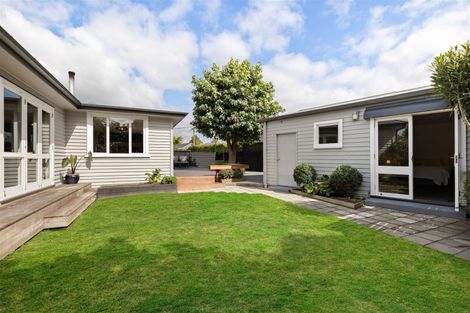 Photo of property in 10 Walnut Avenue, Strowan, Christchurch, 8052