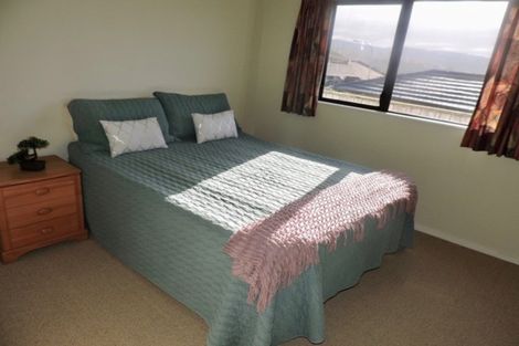 Photo of property in 18 Pendennis Point, Camborne, Porirua, 5026