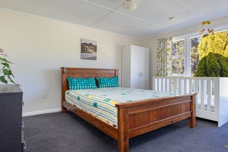 Photo of property in 19 Thomas Street, Stokes Valley, Lower Hutt, 5019