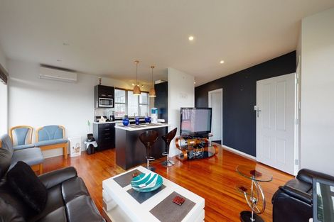Photo of property in 1/818 East Coast Road, Oteha, Auckland, 0630