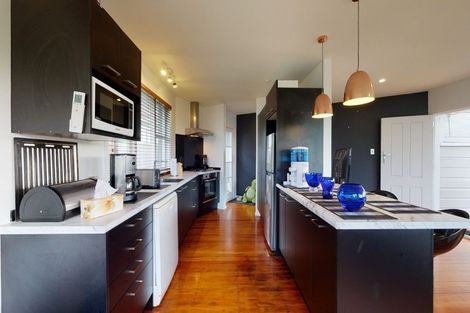 Photo of property in 1/818 East Coast Road, Oteha, Auckland, 0630