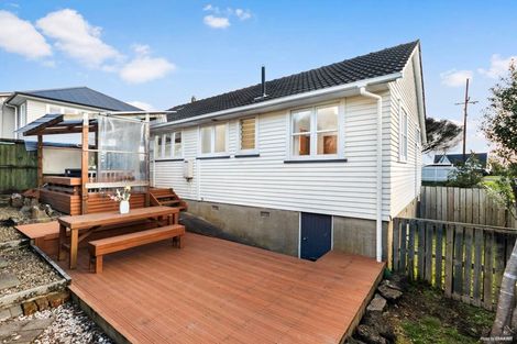 Photo of property in 68 Staveley Avenue, Mount Roskill, Auckland, 1041
