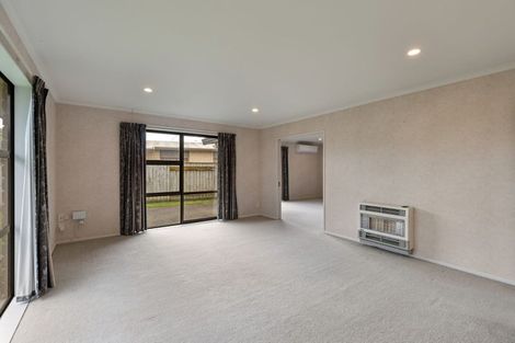 Photo of property in 8 Geneva Terrace, Kelvin Grove, Palmerston North, 4414