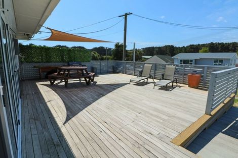 Photo of property in 6 Hennessy Street West, Foxton Beach, Foxton, 4815