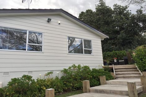 Photo of property in 8 Cottam Grove, Northcross, Auckland, 0632