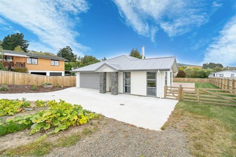 Photo of property in 6 Nore Street, Waihola, Milton, 9073