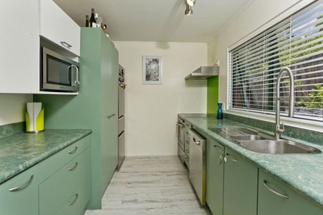 Photo of property in 2/83 Vandeleur Avenue, Birkdale, Auckland, 0626