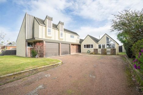 Photo of property in 111 Benmore Avenue, Cloverlea, Palmerston North, 4412