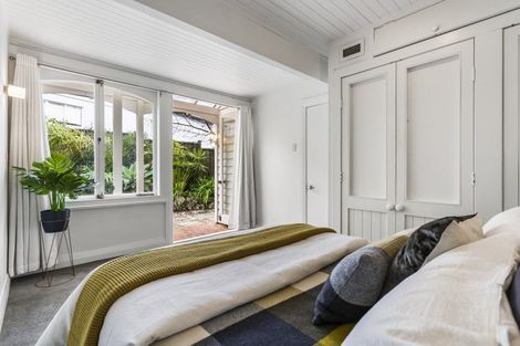 Photo of property in 52 St Vincent Avenue, Remuera, Auckland, 1050