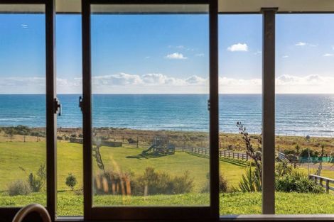 Photo of property in 574 Tora Farm Settlement Road, Tora, Martinborough, 5782