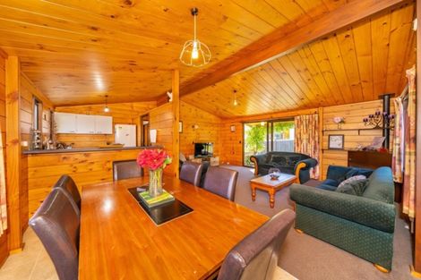 Photo of property in 10 Jasper Grove, Birchville, Upper Hutt, 5018