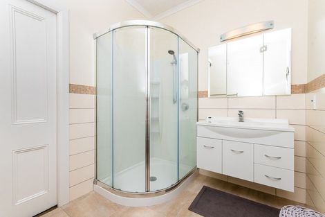 Photo of property in 18 Cobden Road, Bluff Hill, Napier, 4110