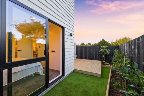 Photo of property in 15b Wilbur Place, Pakuranga Heights, Auckland, 2010