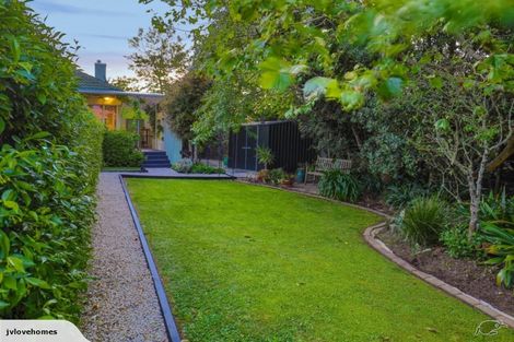 Photo of property in 11 Kimberly Grove, Greenhithe, Auckland, 0632