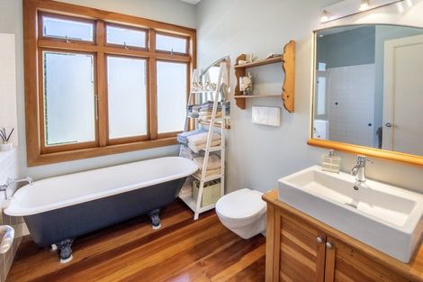 Photo of property in 48 Cheltenham Road, Devonport, Auckland, 0624