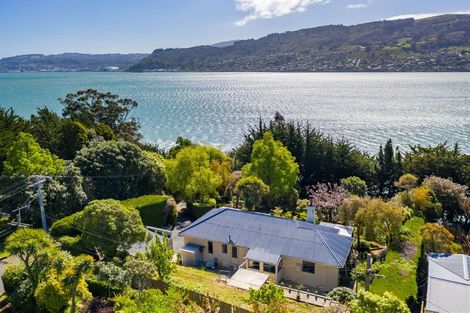 Photo of property in 1 Saint Ronans Road, Macandrew Bay, Dunedin, 9077