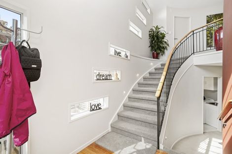 Photo of property in 2/164 Aberdeen Road, Campbells Bay, Auckland, 0620