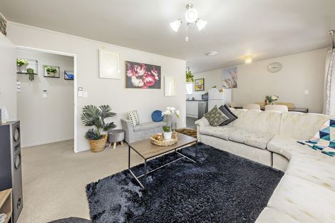 Photo of property in 3/34 Great South Road, Manurewa, Auckland, 2102