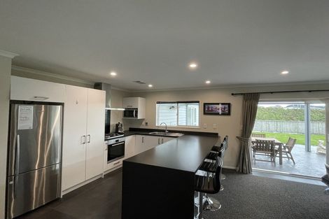 Photo of property in 10 Belize Grove, Grenada Village, Wellington, 6037