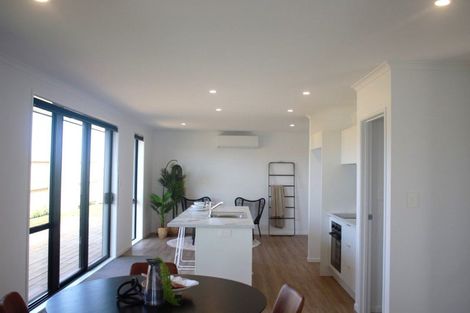 Photo of property in 15 Te Taniwha Road, One Tree Point, 0118