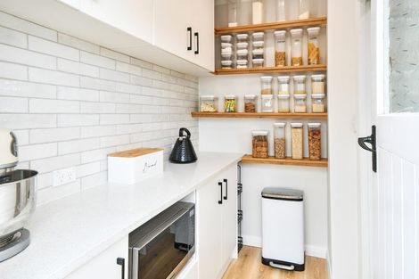 Photo of property in 25 Village Way, Ardmore, Papakura, 2582