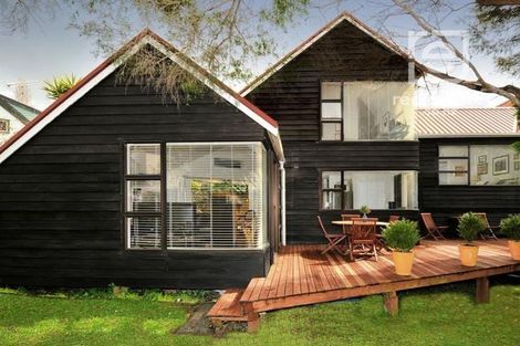 Photo of property in 2/30 Uppingham Crescent, Hillcrest, Auckland, 0627