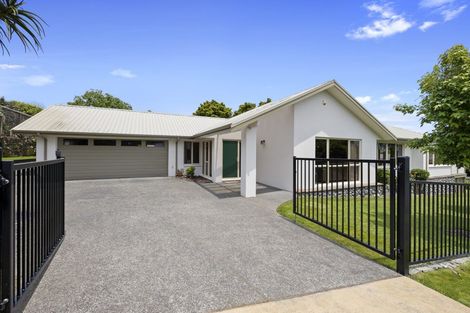Photo of property in 1 Orlando Close, Frankleigh Park, New Plymouth, 4310