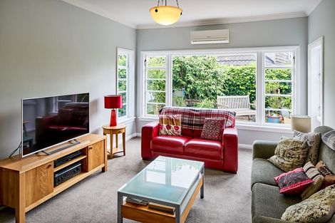 Photo of property in 372 Muritai Road, Eastbourne, Lower Hutt, 5013