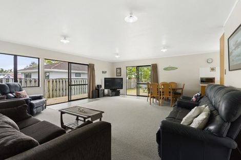 Photo of property in 118 Charleston Avenue, Whangamata, 3620