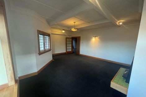 Photo of property in 40 Waiwaka Terrace, Strandon, New Plymouth, 4312