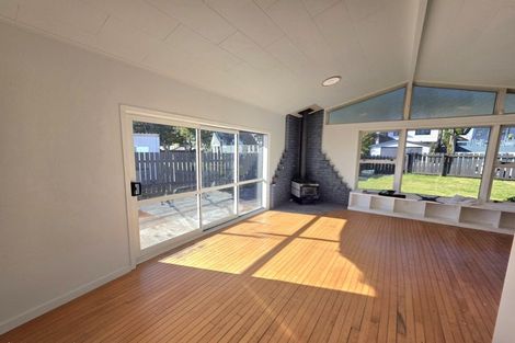Photo of property in 22 Simons Street, Moturoa, New Plymouth, 4310