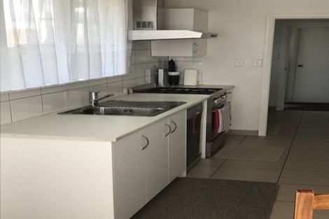 Photo of property in 11a Bamboo Grove, Kelston, Auckland, 0602