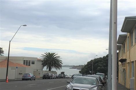 Photo of property in Devonport Apartments, 28/127 Saint Aubyn Street, New Plymouth, 4310