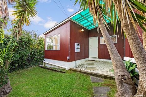 Photo of property in 2/5 Camden Road, Sandringham, Auckland, 1025