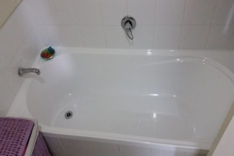 Photo of property in 14/3 Orwell Road, Greenhithe, Auckland, 0632