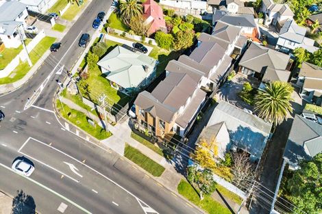 Photo of property in 136c Forrest Hill Road, Forrest Hill, Auckland, 0620