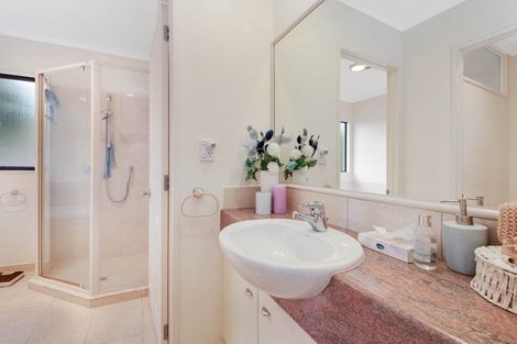 Photo of property in 26 Black Teal Close, Unsworth Heights, Auckland, 0632