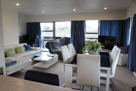 Photo of property in 1/53 Butley Drive, Farm Cove, Auckland, 2012